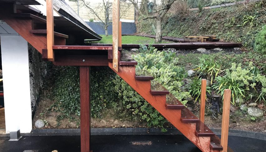 Escalier Azobe - palier sur poteau central